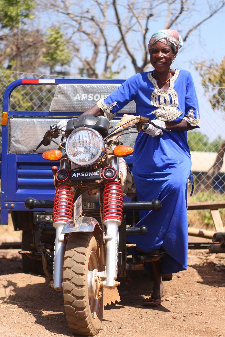 14_2_woman_with_motoking